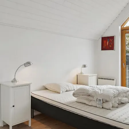 Ferienhaus Gorgeous In With Kitchen