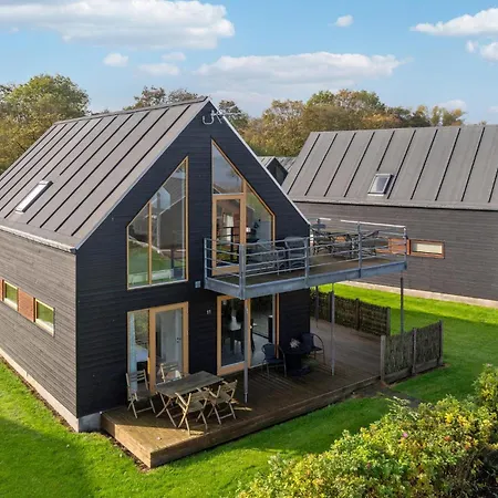 Gorgeous In With Kitchen Holiday home